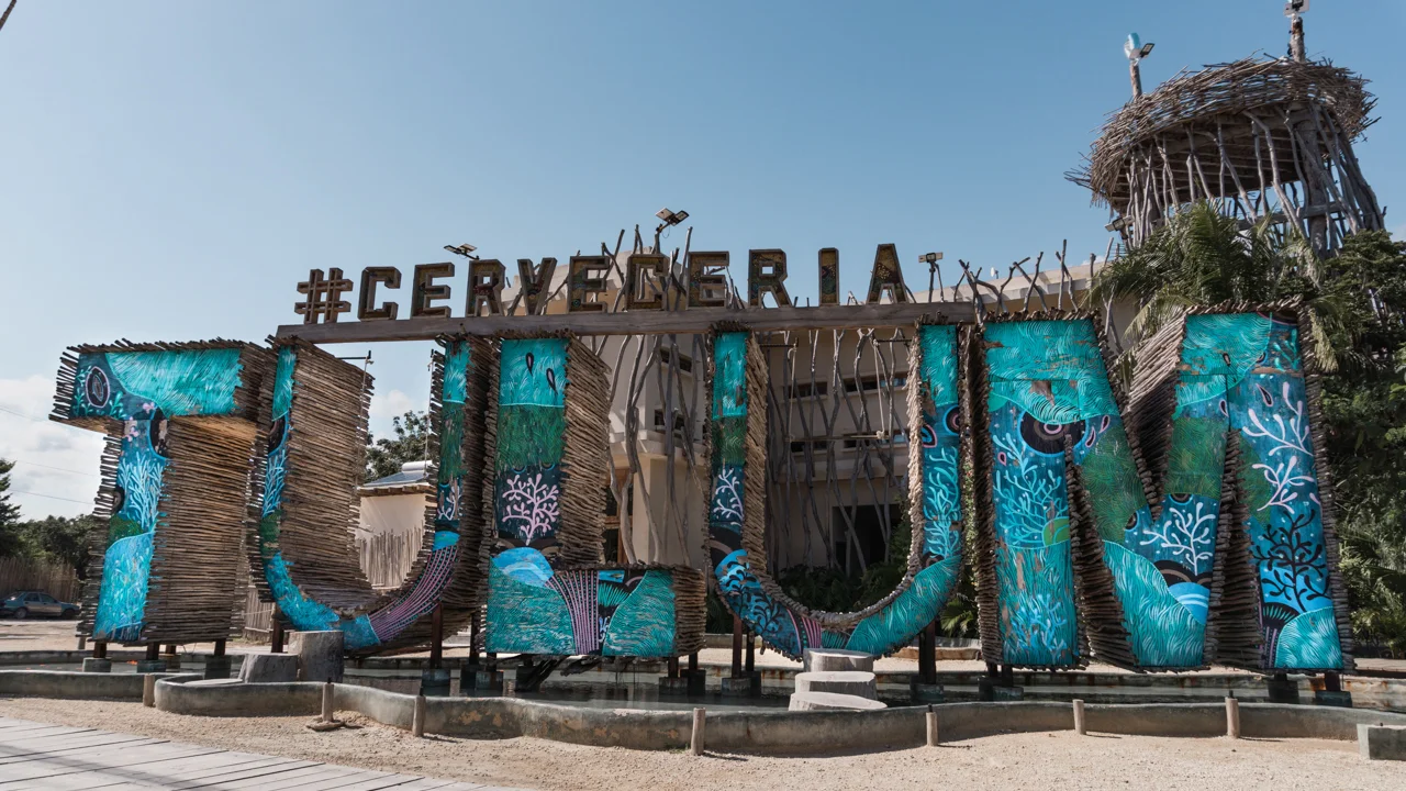Lee más sobre el artículo Tulum Letreros