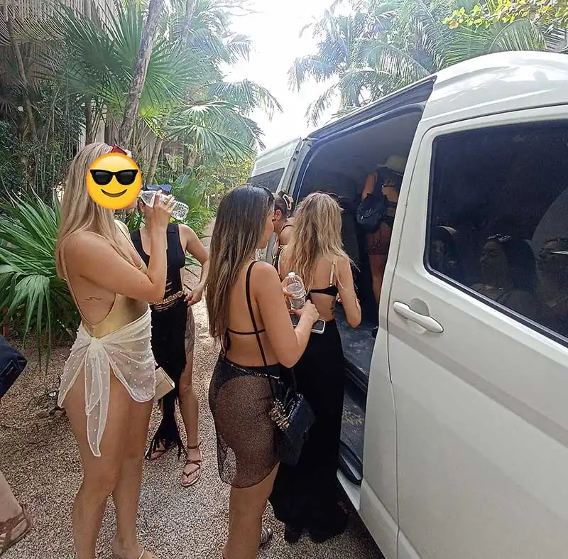 tulum_transfers_private_driver.webp